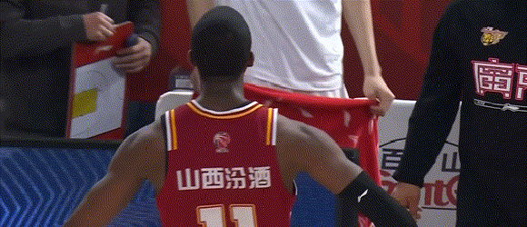 包含山东高速CBA击败新疆广汇高诗岩关键抢断的词条